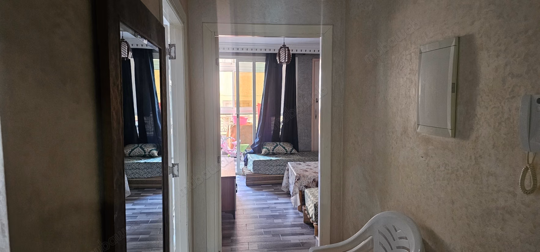 Vend appartement à Bouskoura. 3 belles chambres. Salon Marocain et antenne parabolique
