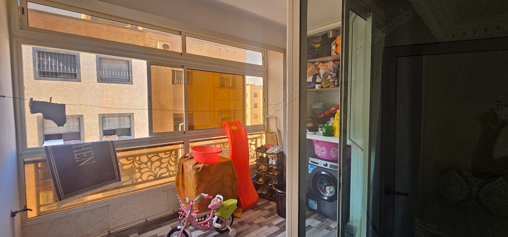 Vend appartement à Bouskoura. 3 belles chambres. Salon Marocain et antenne parabolique