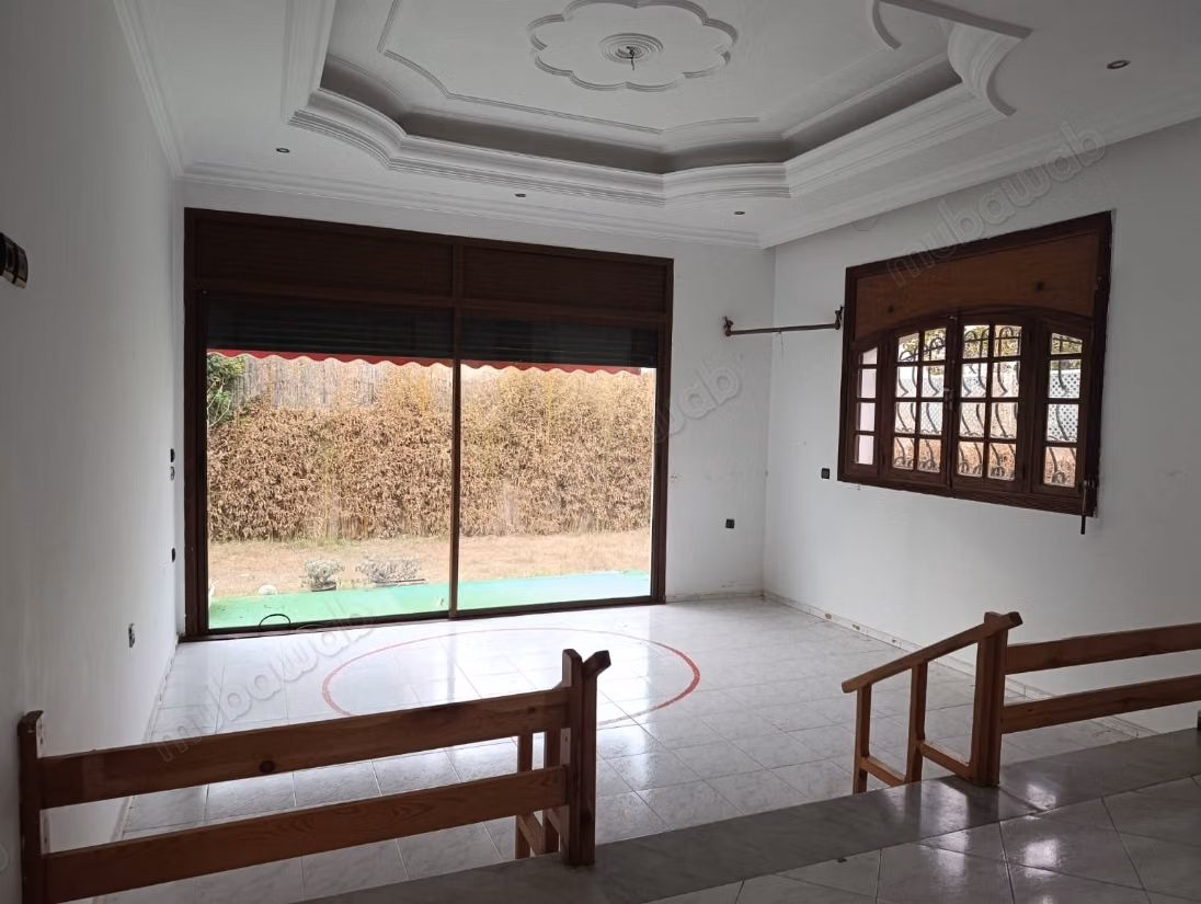 Ideally located office in Hay Riad