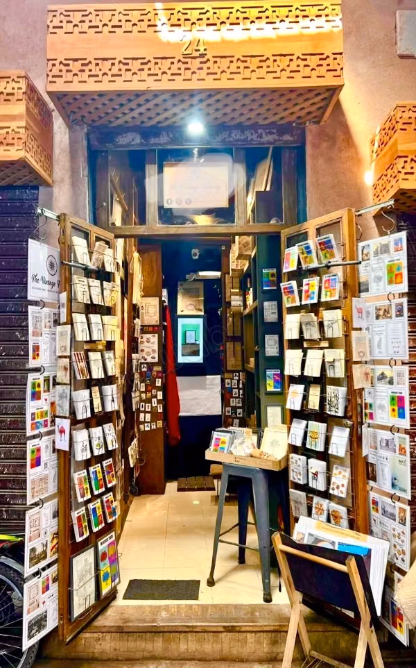 Rare, au cœur des souks, murs de boutique titrée, rénovée
