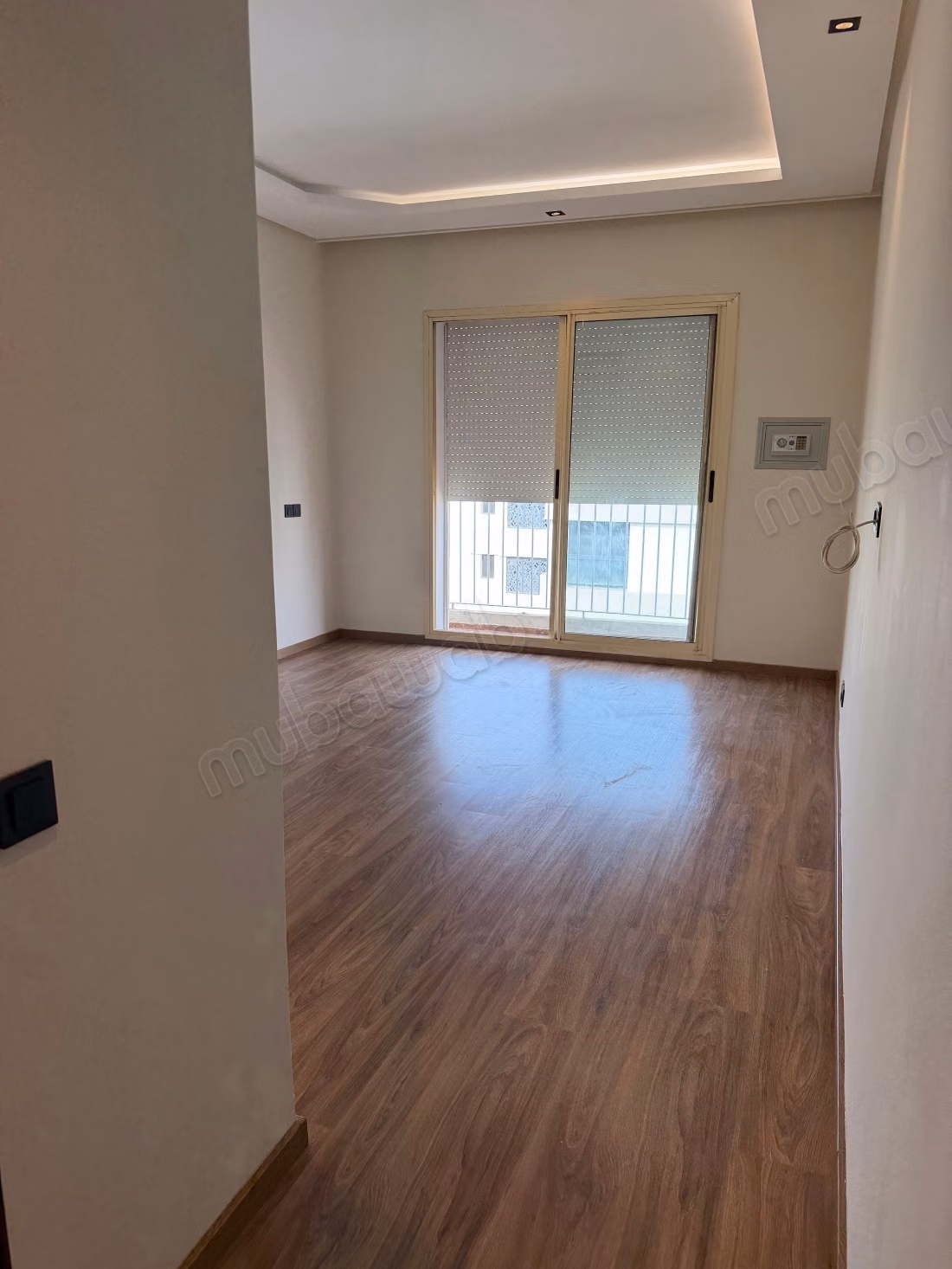 Appartement à louer à Anfa. 
3 chambres agréables. 
Salon Marocain et antenne parabolique