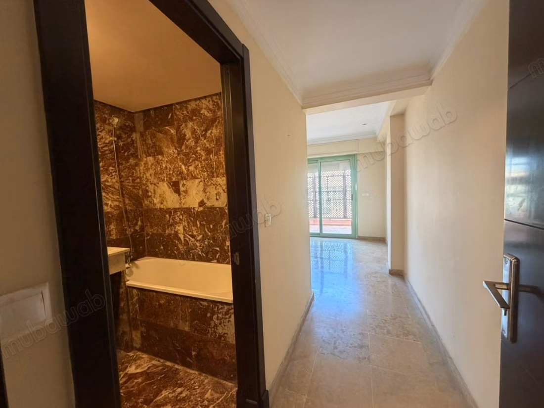 Apartment for sale in Majorelle. 3 cozy bedrooms. Beautiful terrace.