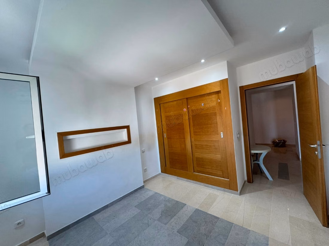 À louer Spacieux appartement S3 à la soukra