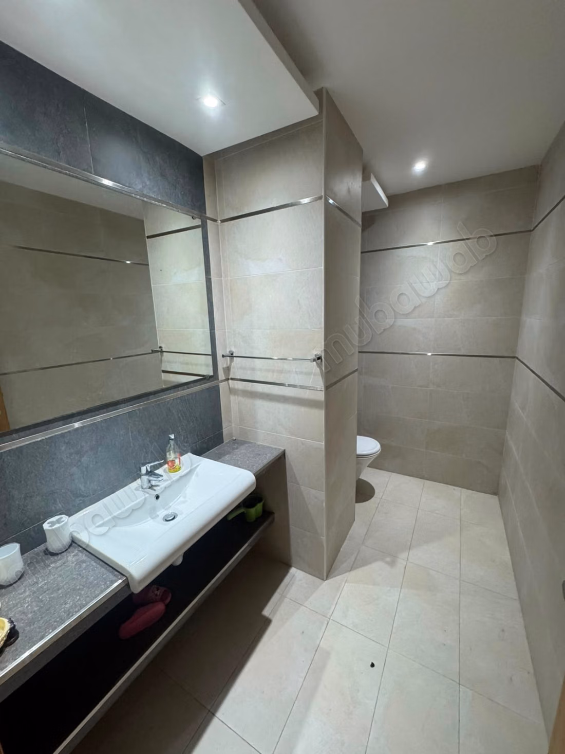 À louer Spacieux appartement S3 à la soukra