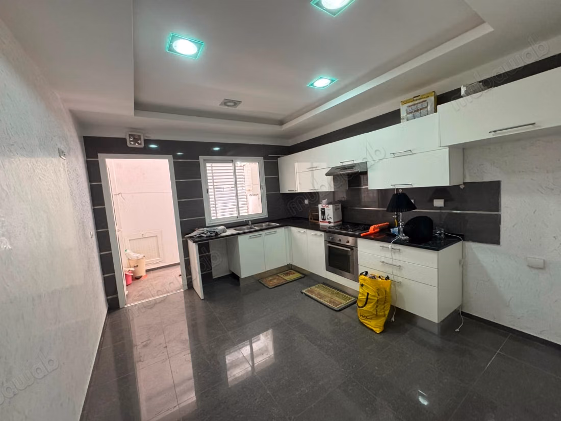 À louer Spacieux appartement S3 à la soukra