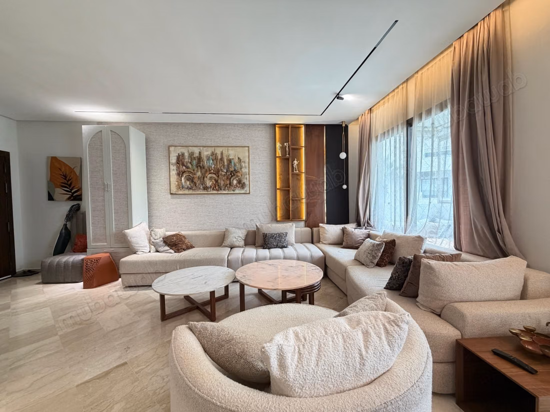 Bright apartment in Founty with furnished terrace