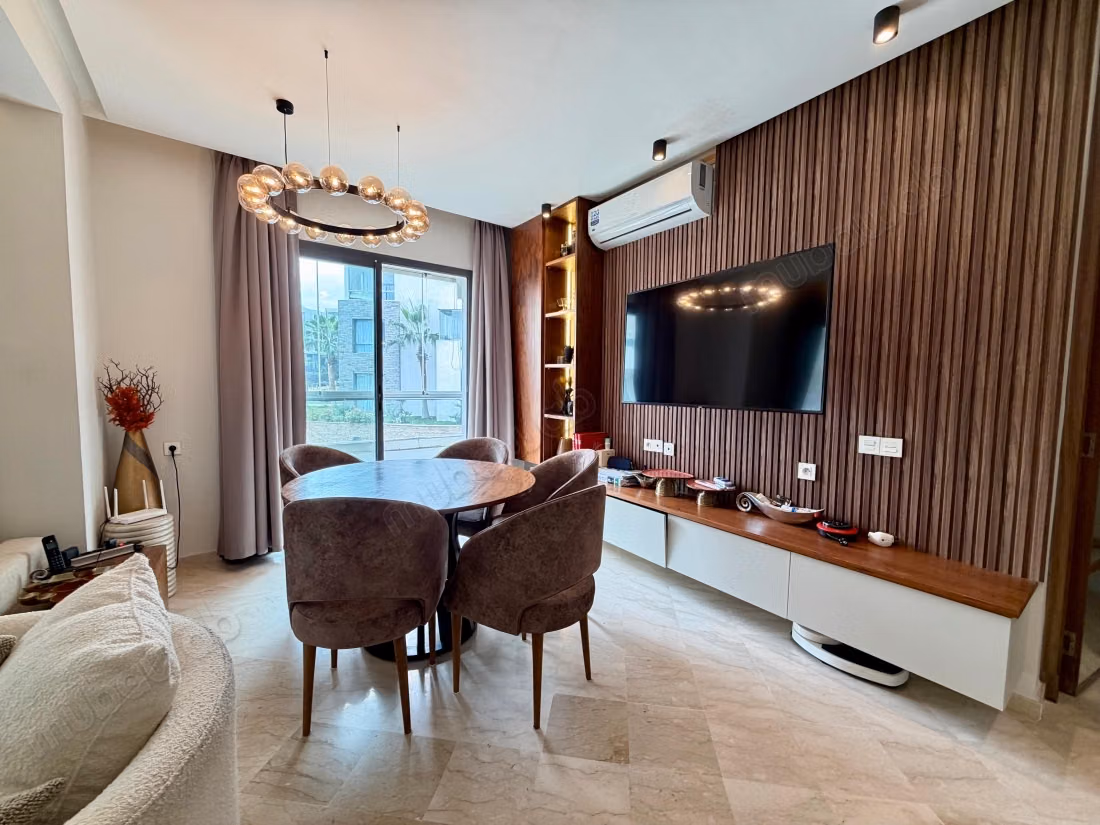 Bright apartment in Founty with furnished terrace