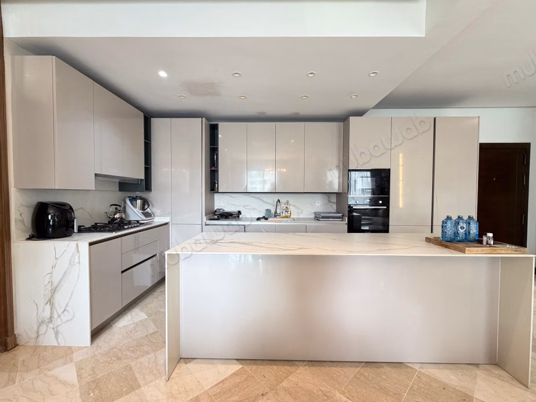 Bright apartment in Founty with furnished terrace