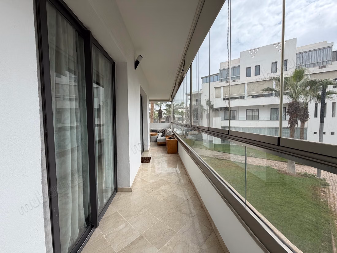 Bright apartment in Founty with furnished terrace
