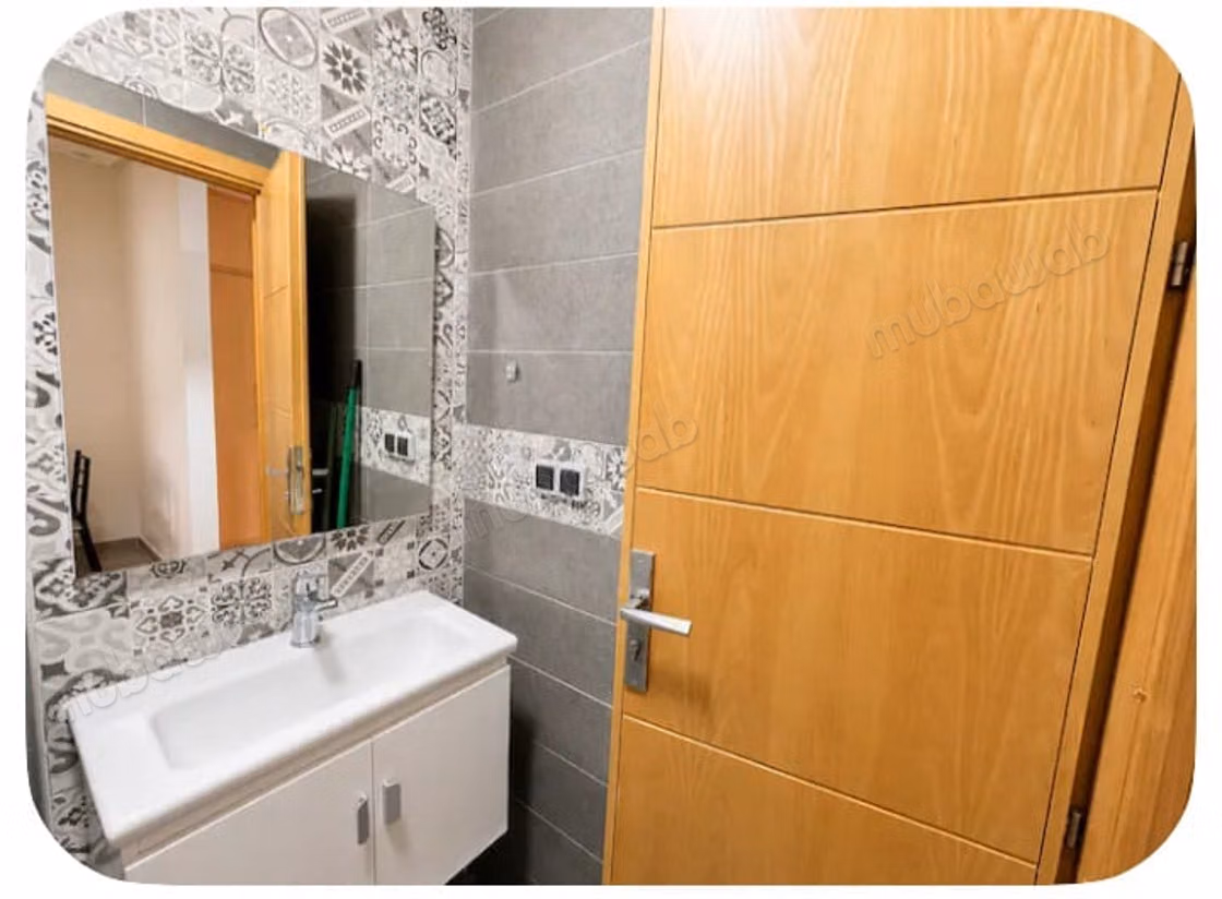 Appartamento arredato con 2 camere da letto in affitto a Haut Founti