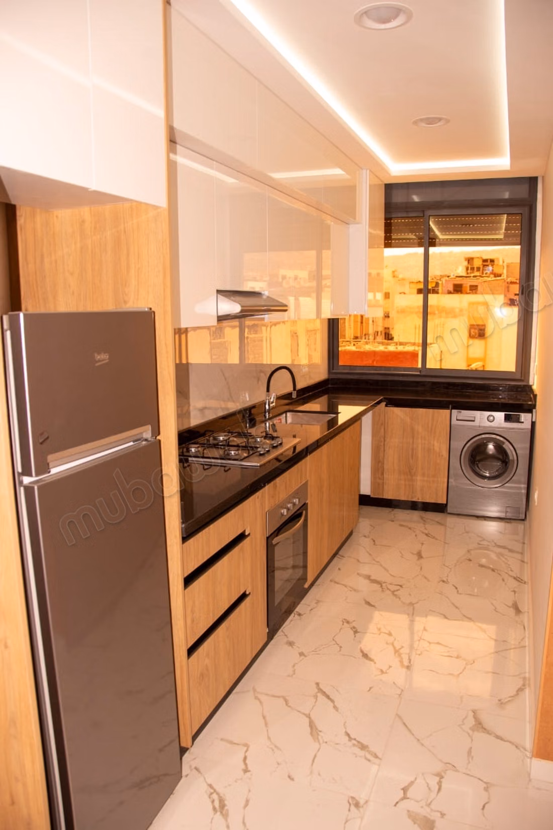 Apartments for rent in Hay Mohammadi. 1 Room. Satellite dish system and Moroccan living room