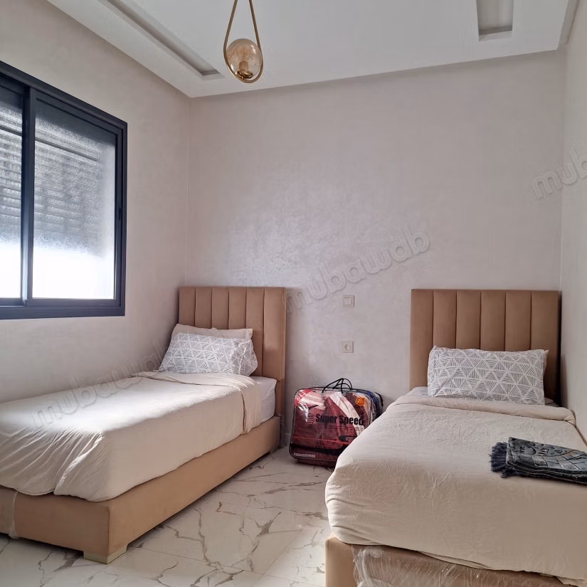 Apartments for rent in Hay Mohammadi. 1 Room. Satellite dish system and Moroccan living room