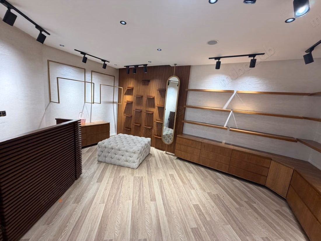 Equipped commercial space - Management lease - 14 m²