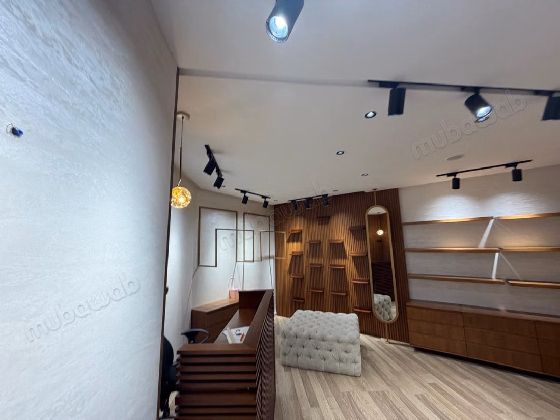 Equipped commercial space - Management lease - 14 m²