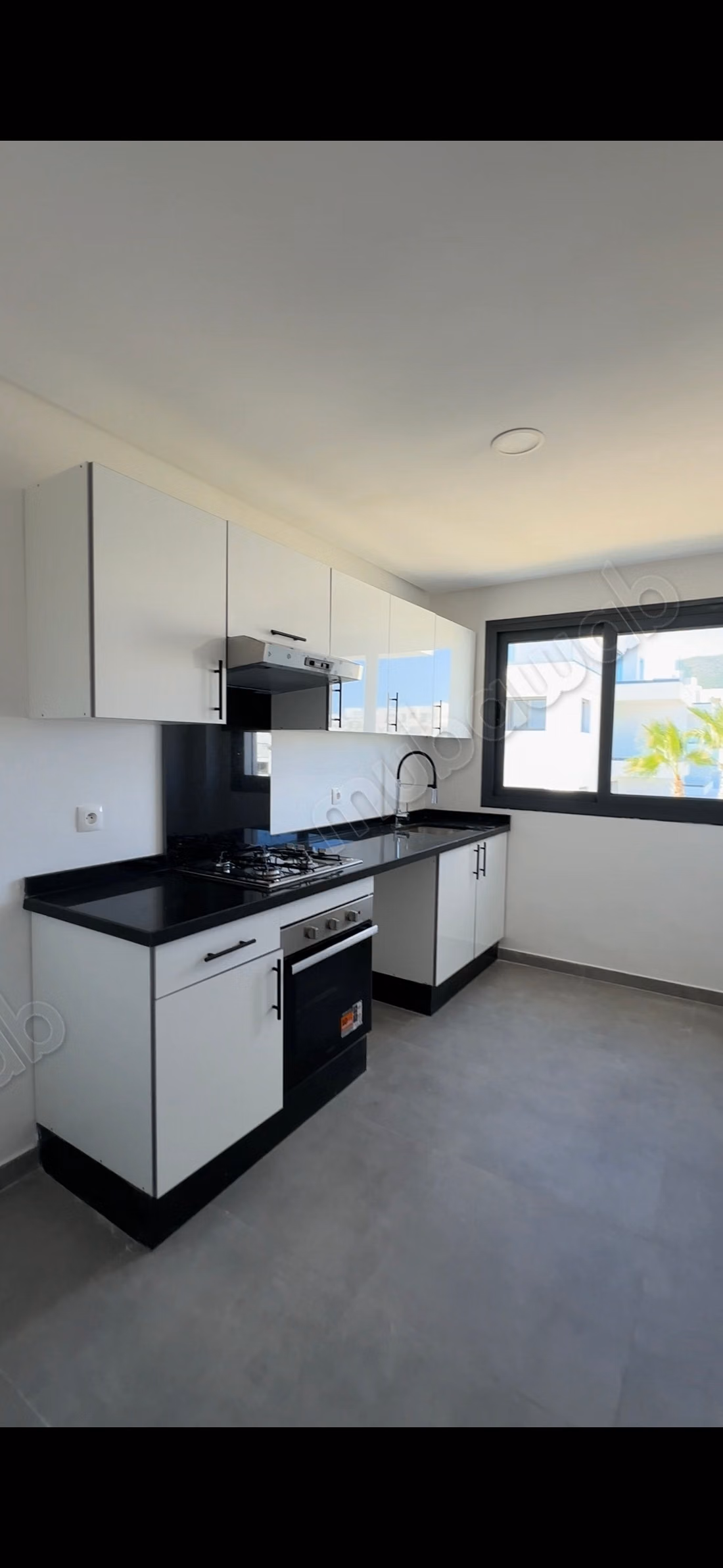 Appartement en vente à Cabo Negro. 1 Pièce. Meublé