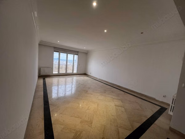  Ennasr – appartement s4 à vendre