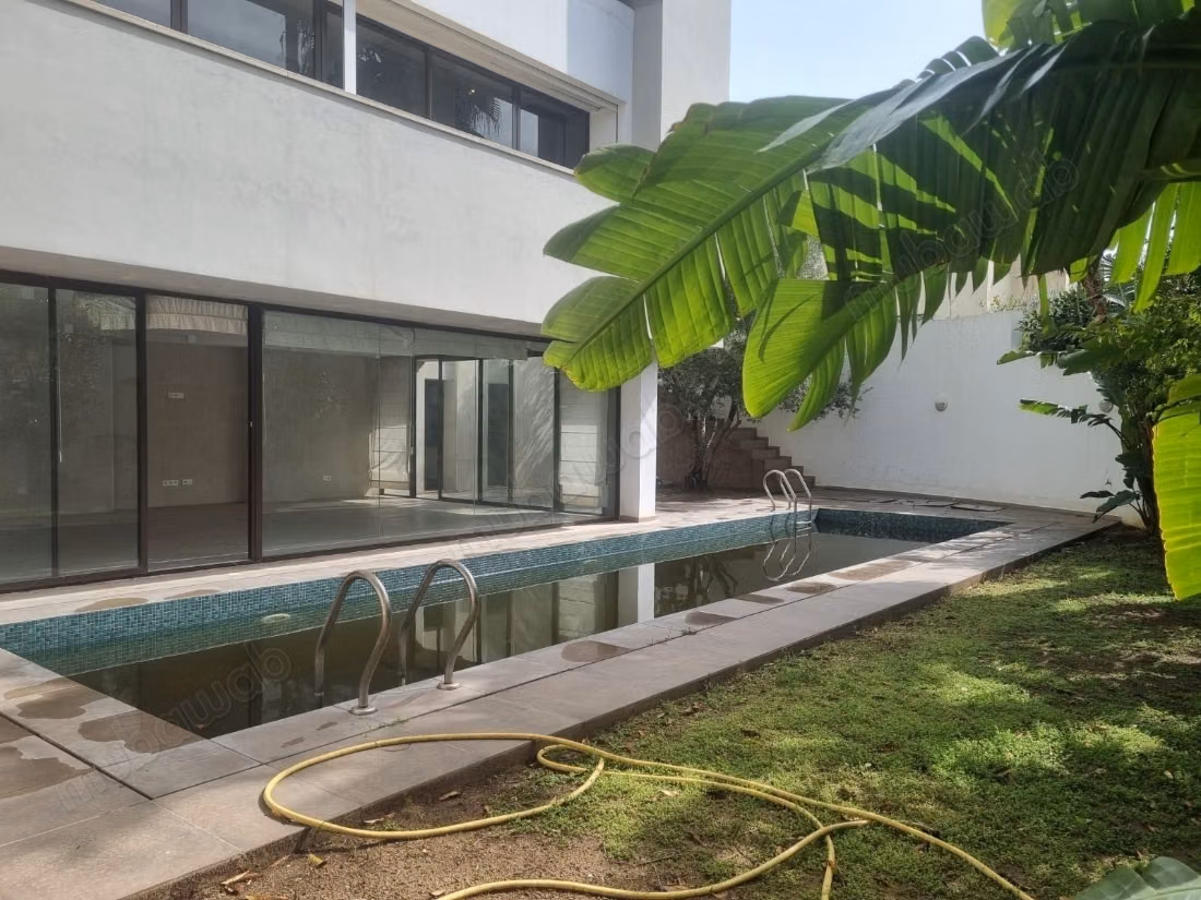 El menzah 1 une villa prestigieuse à vendre