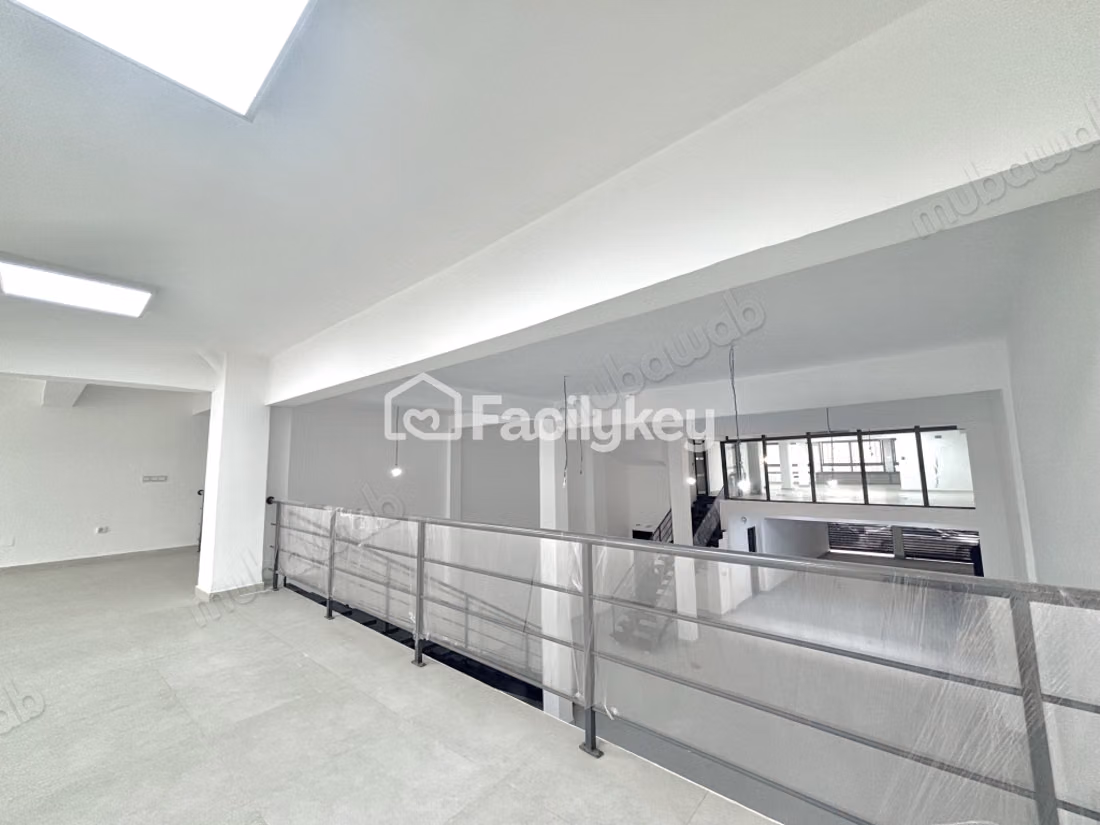 Local commercial de 420 m² à Casablanca