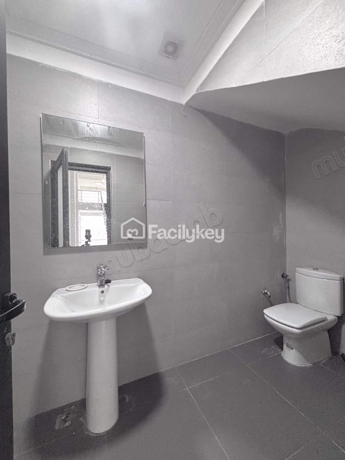 Local commercial de 420 m² à Casablanca