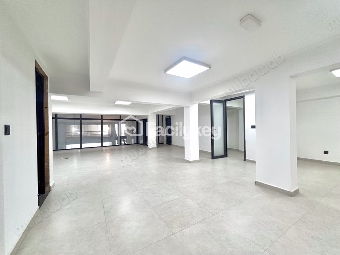 Local commercial de 420 m² à Casablanca