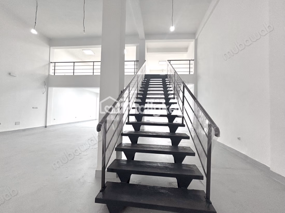 Local commercial de 420 m² à Casablanca