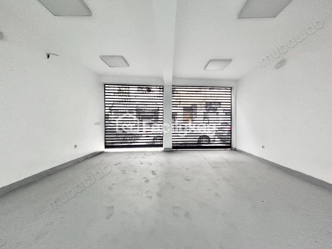 Local commercial de 420 m² à Casablanca