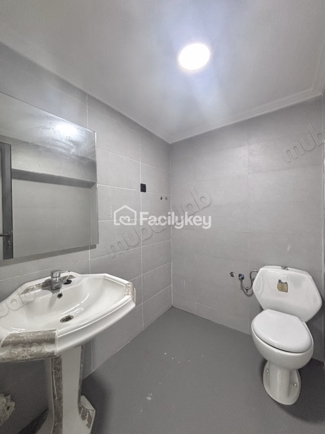 Local commercial de 420 m² à Casablanca
