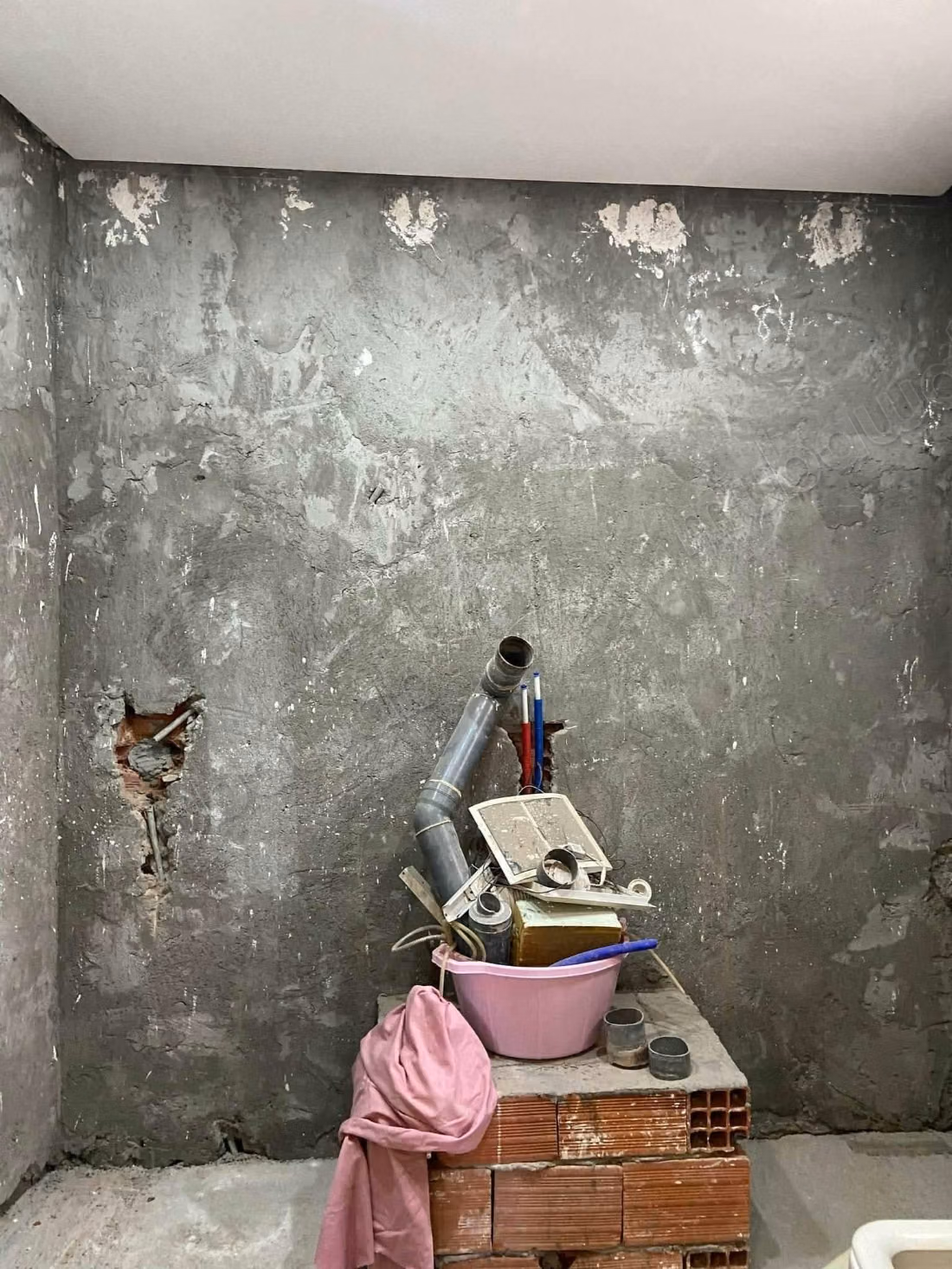 House for sale in Sidi Abdelhamid. 4 comfortable rooms. Bulletproof door