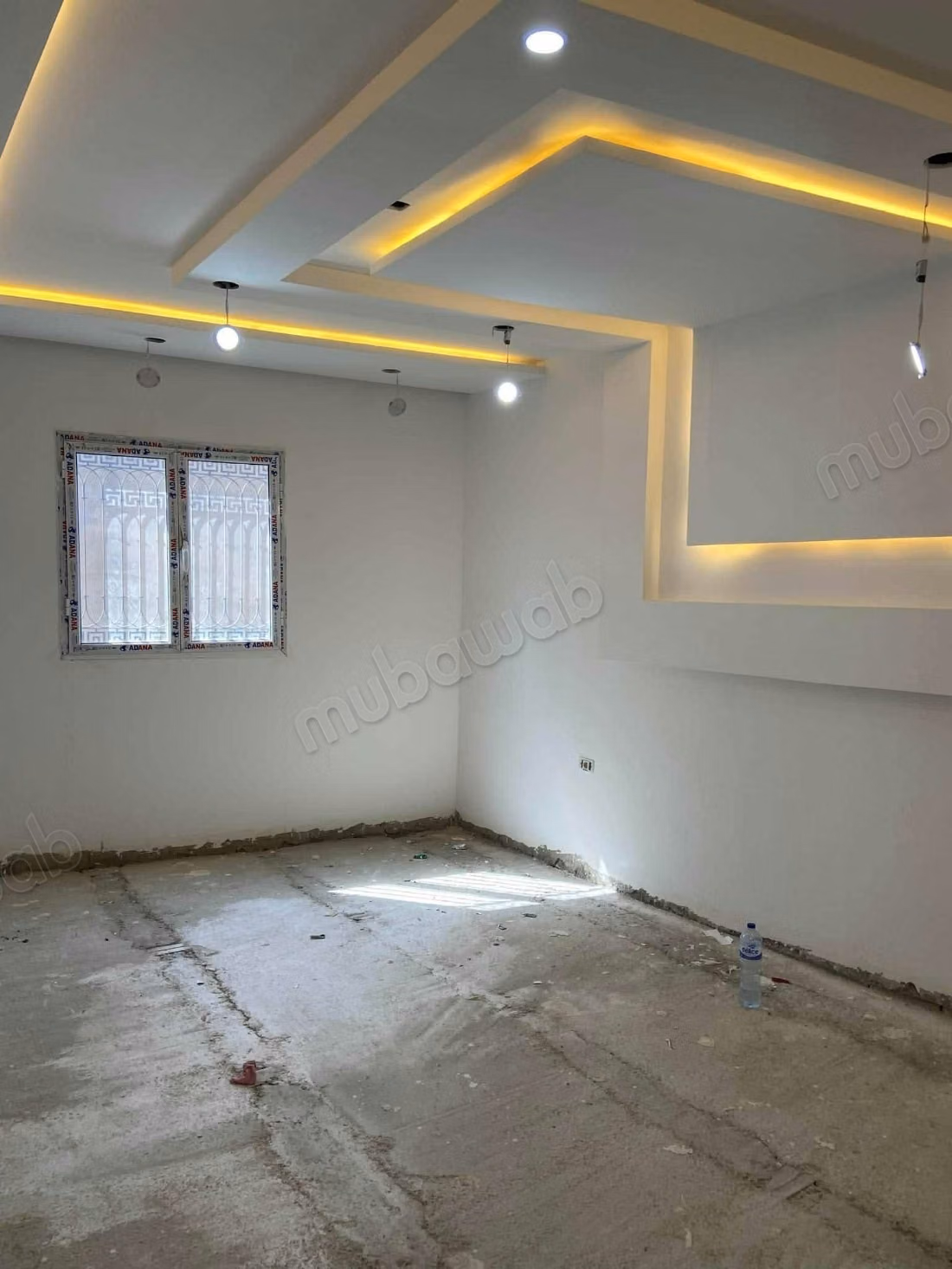 House for sale in Sidi Abdelhamid. 4 comfortable rooms. Bulletproof door