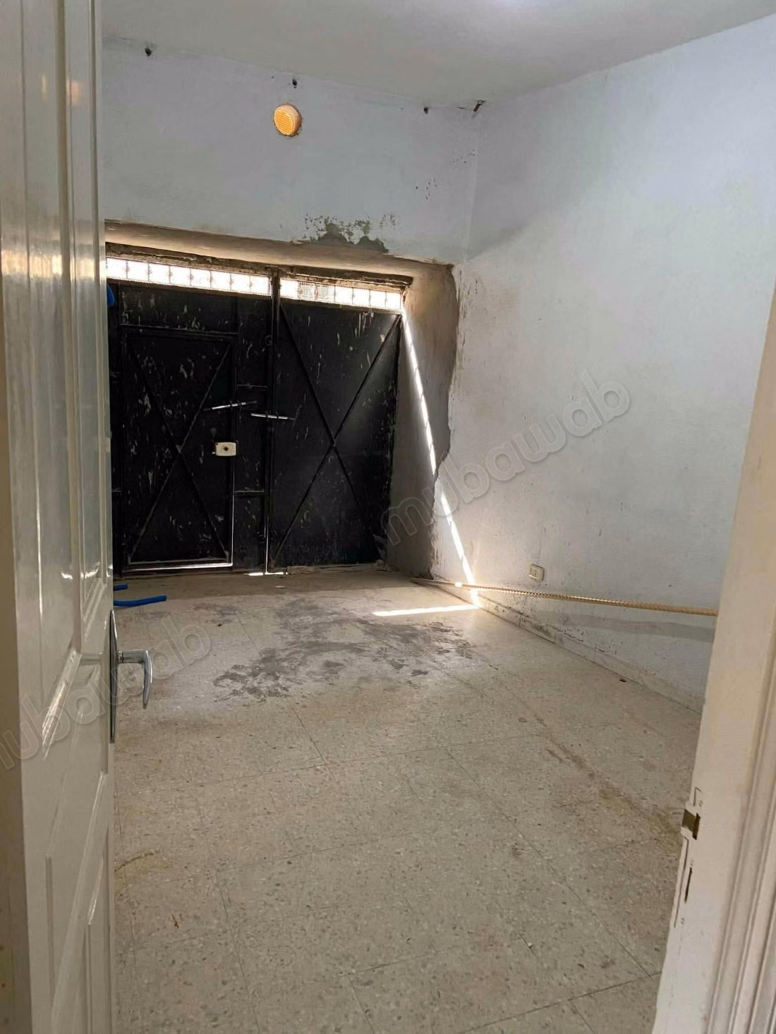 House for sale in Sidi Abdelhamid. 4 comfortable rooms. Bulletproof door