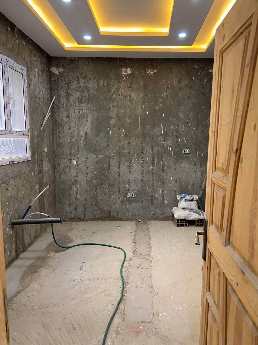 House for sale in Sidi Abdelhamid. 4 comfortable rooms. Bulletproof door