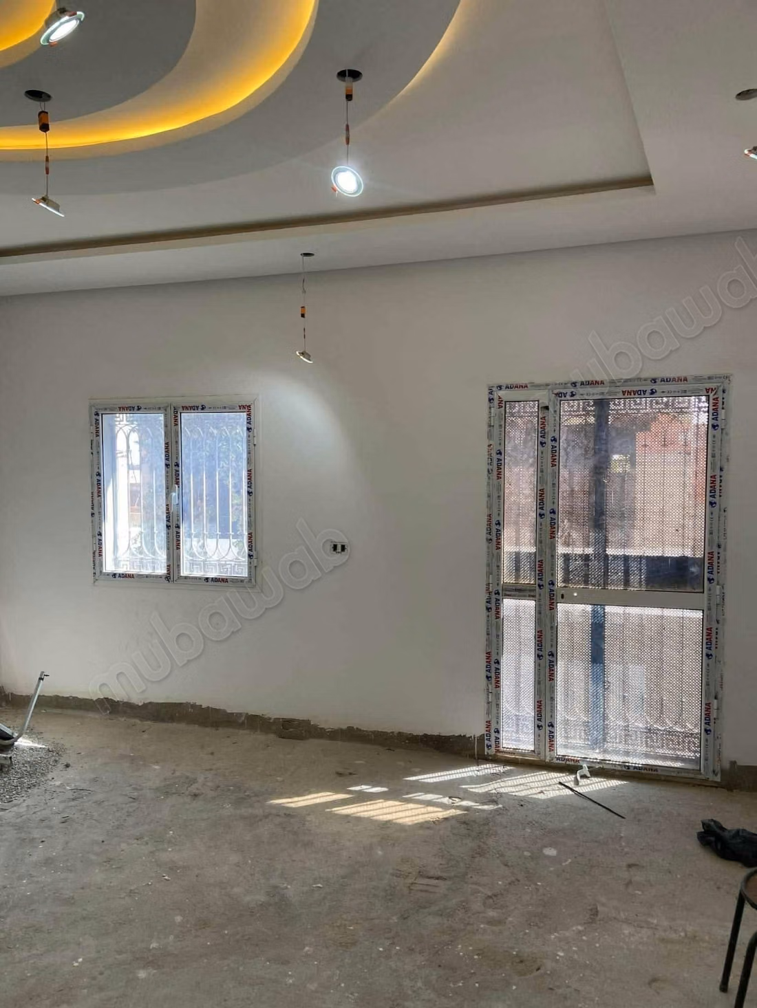 House for sale in Sidi Abdelhamid. 4 comfortable rooms. Bulletproof door