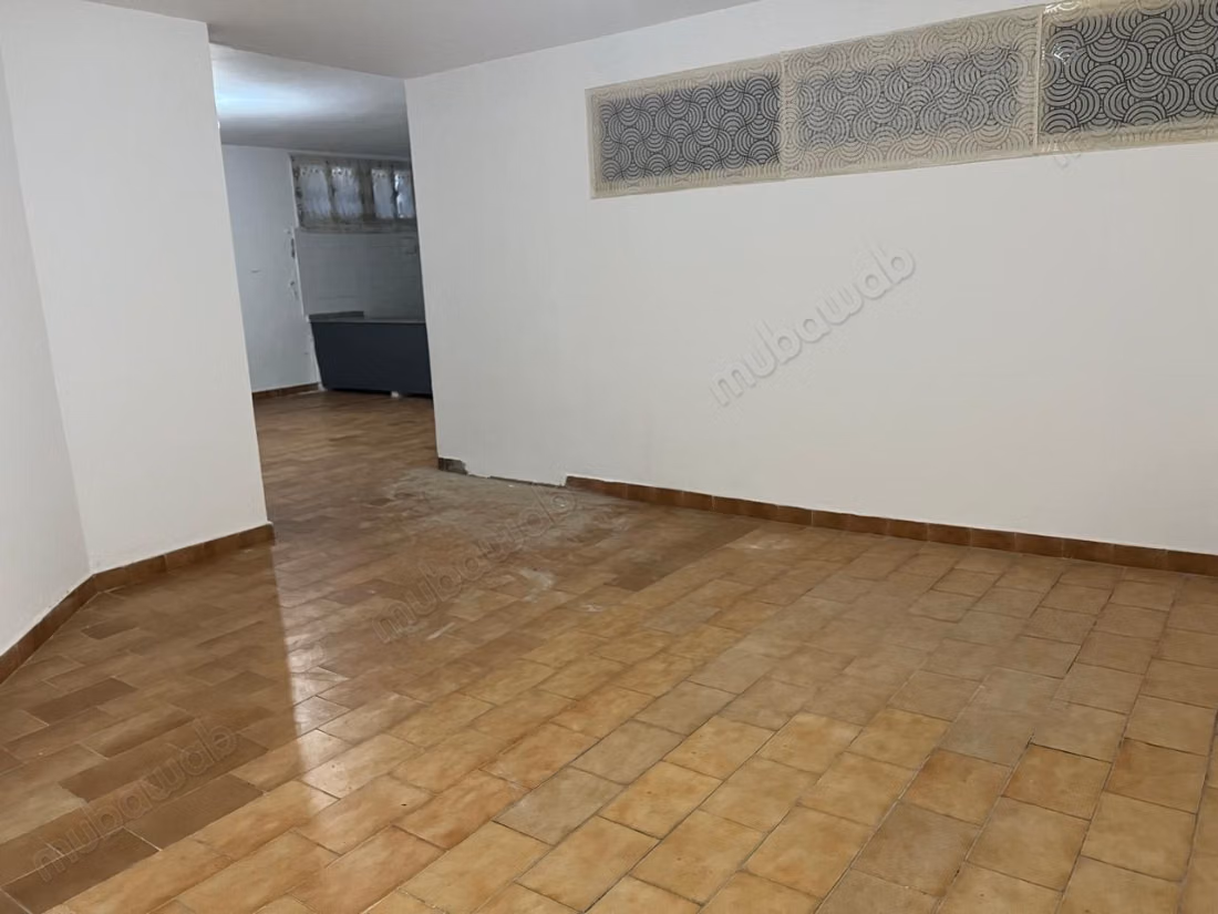 High-end villa for rent in Bourgogne Ouest. Area 500 m²