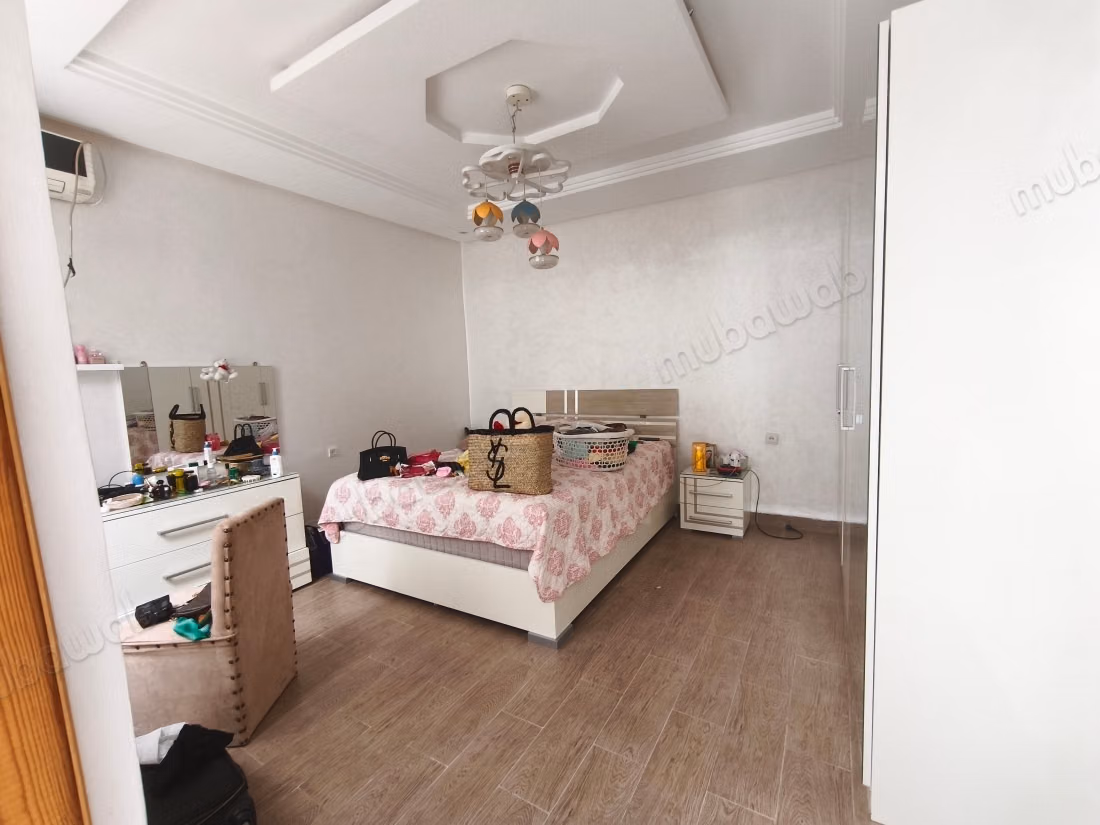 Riad TITRE proche ferblantiers. Surf. Totale 280 m²