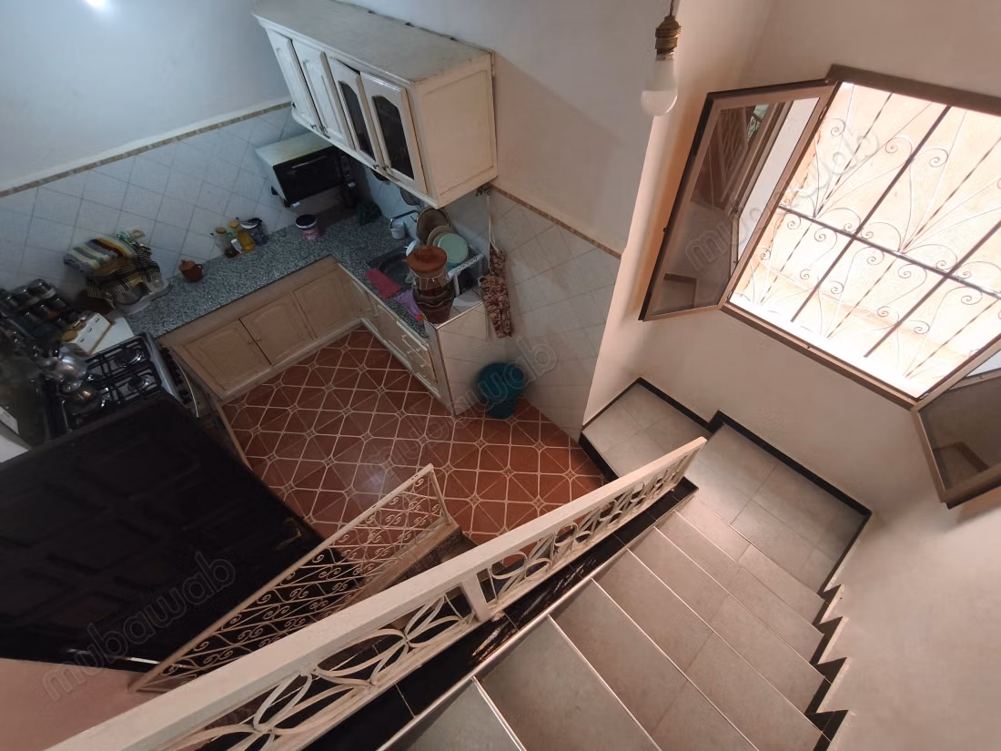 Riad TITRE proche ferblantiers. Surf. Totale 280 m²