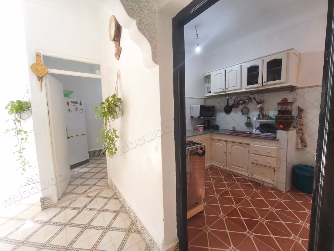 Riad TITRE proche ferblantiers. Surf. Totale 280 m²