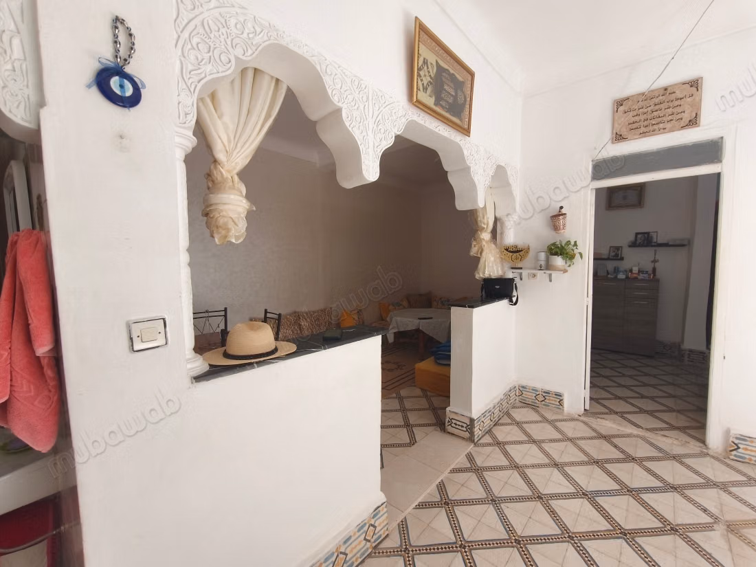 Riad TITRE proche ferblantiers. Surf. Totale 280 m²