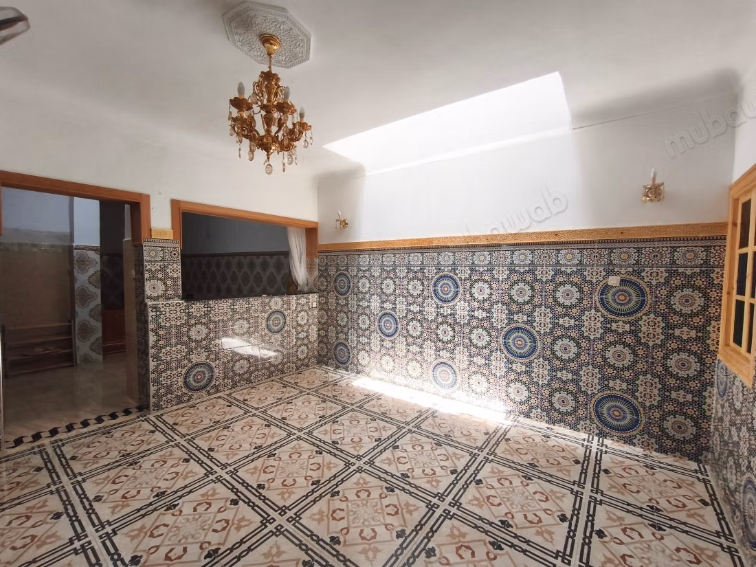 Riad TITRE proche ferblantiers. Surf. Totale 280 m²