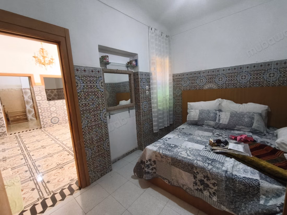 Riad TITRE proche ferblantiers. Surf. Totale 280 m²