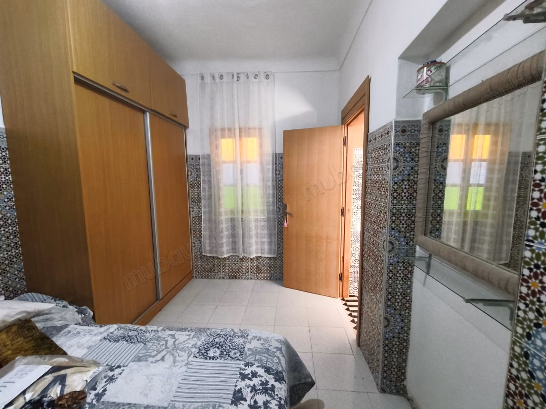 Riad TITRE proche ferblantiers. Surf. Totale 280 m²