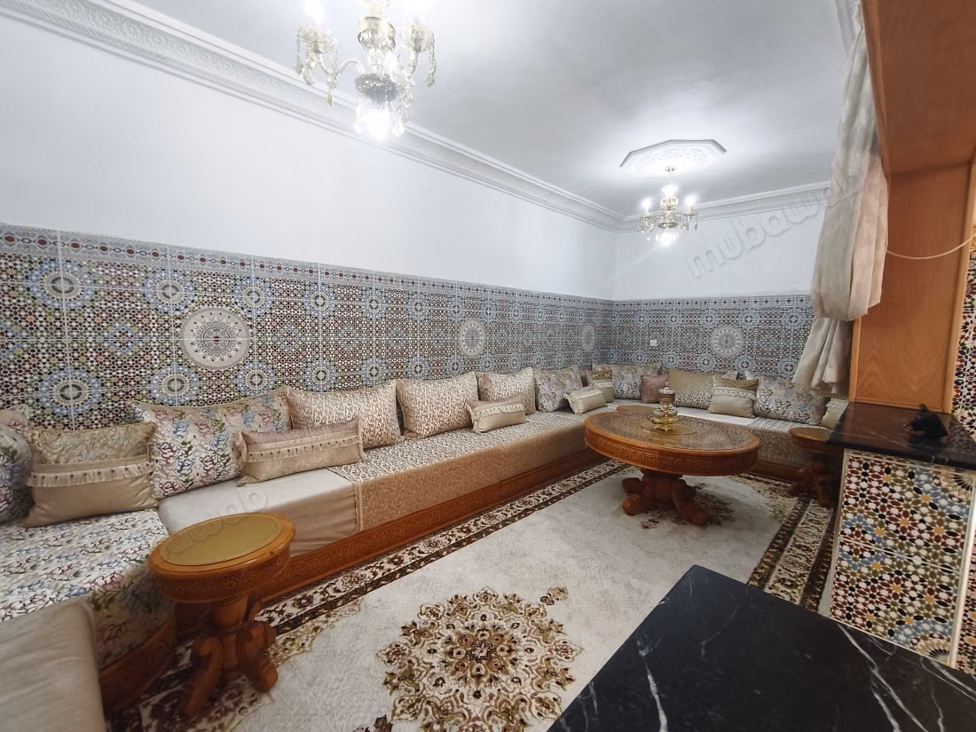 Riad TITRE proche ferblantiers. Surf. Totale 280 m²