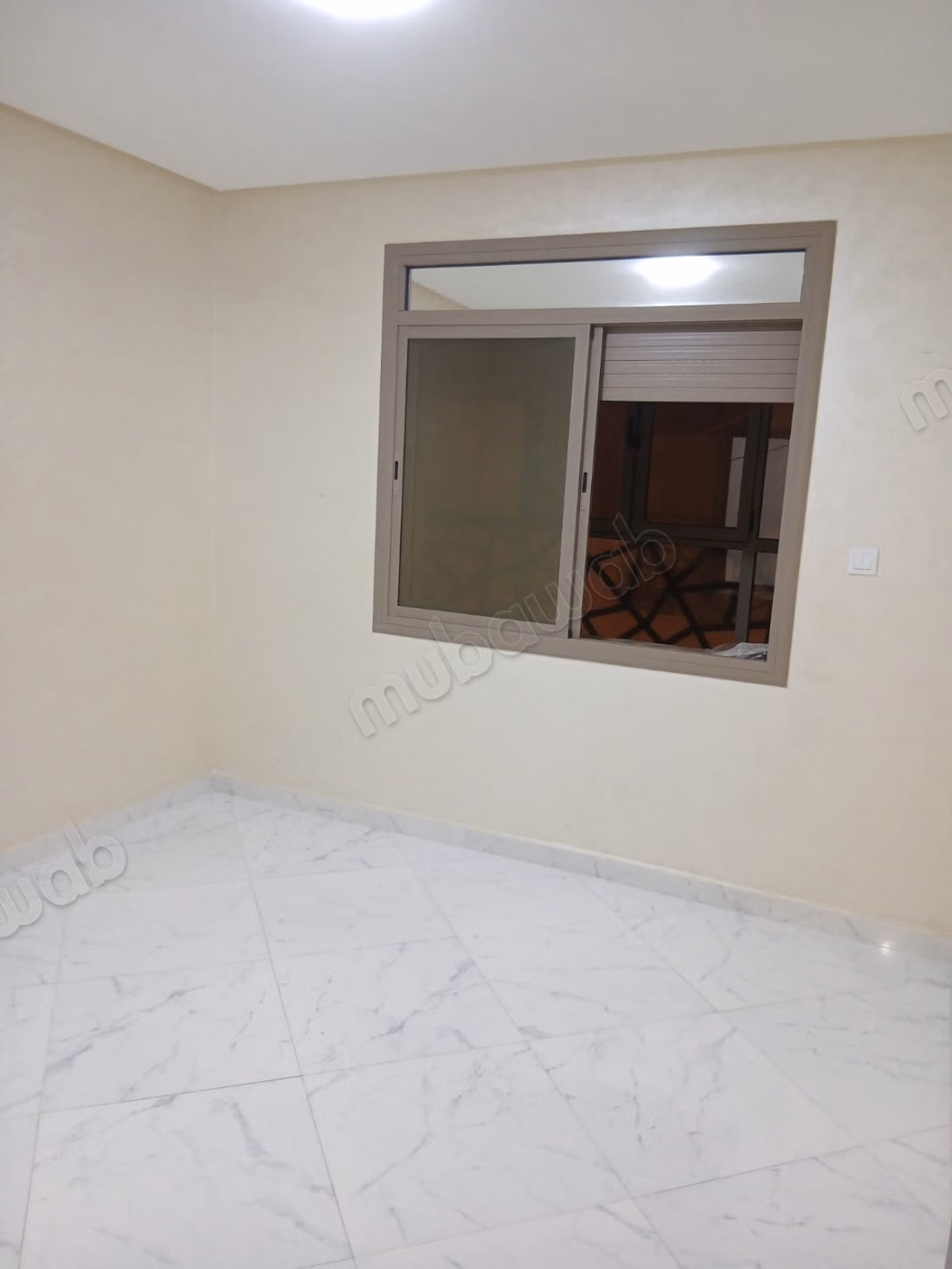 Beautiful apartment for rent in Hay el Matar. 1 Room. Satellite system and secure residence
