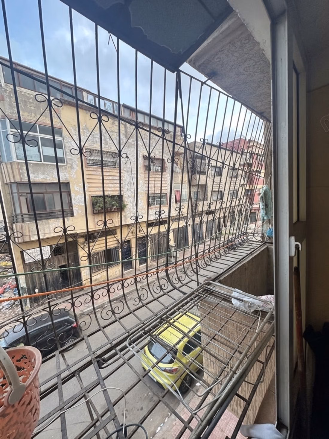 Venta de un bonito apartamento en Sidi Moumen. 1 Habitación. Sistema de satélite y salón marroquí