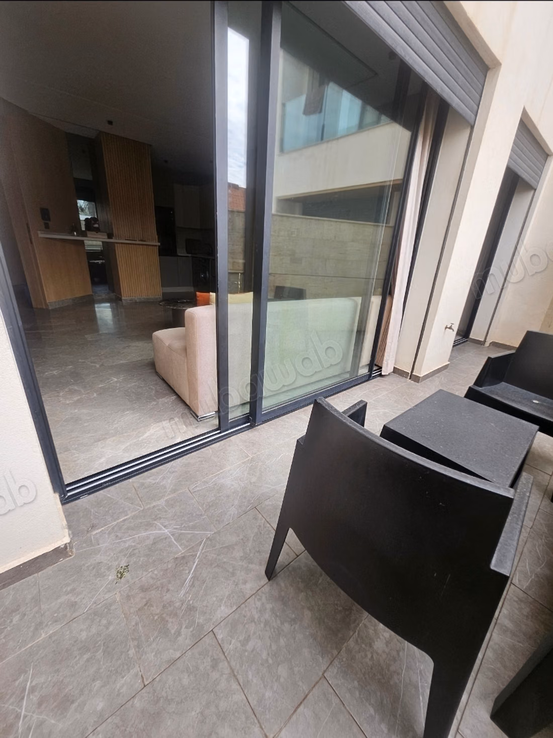 Appartamento arredato in affitto ad Ain Diab con terrazza