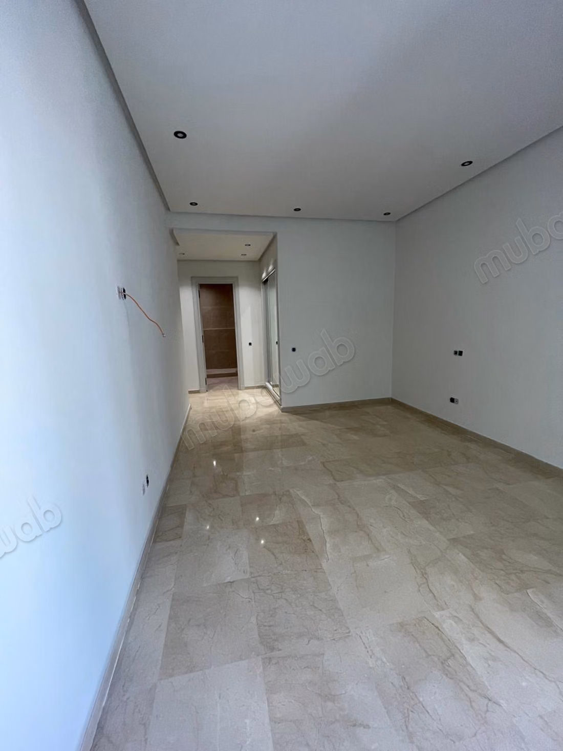 Te huur - Leeg appartement met 3 slaapkamers in Racine