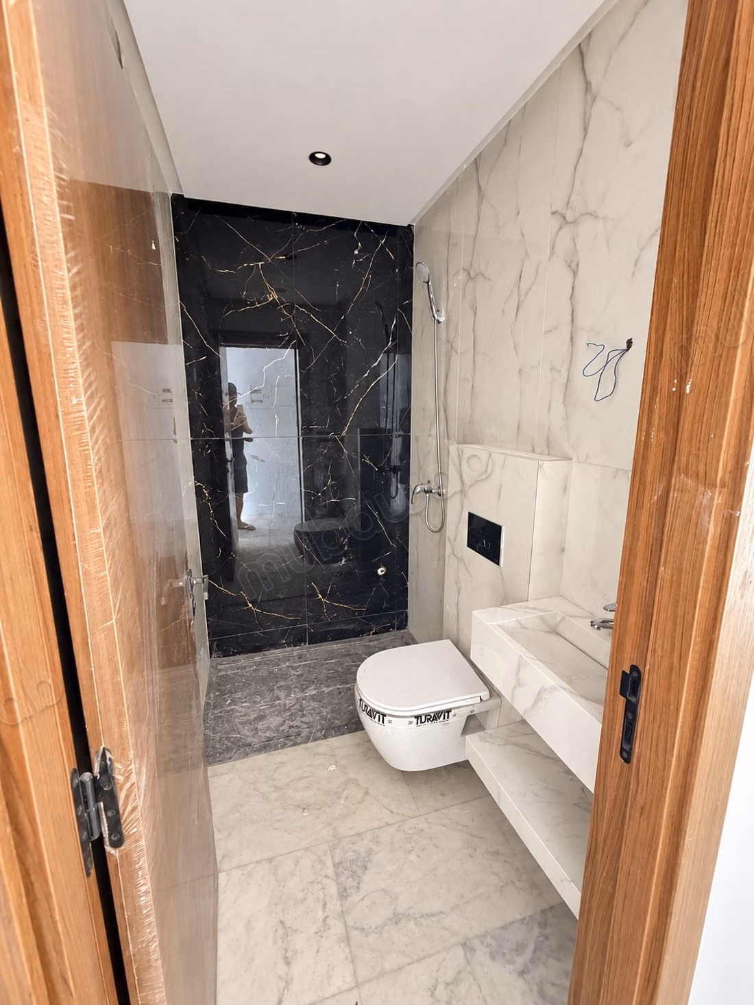 Empty apartment in Roches Noires