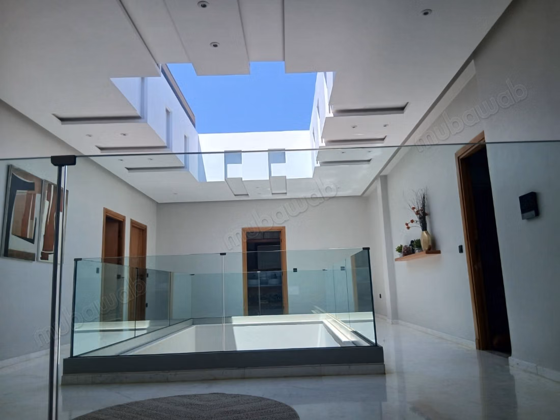 Villa di alta classe in vendita a Nouaceur. 3 grandi stanze. Giardino e terrazza