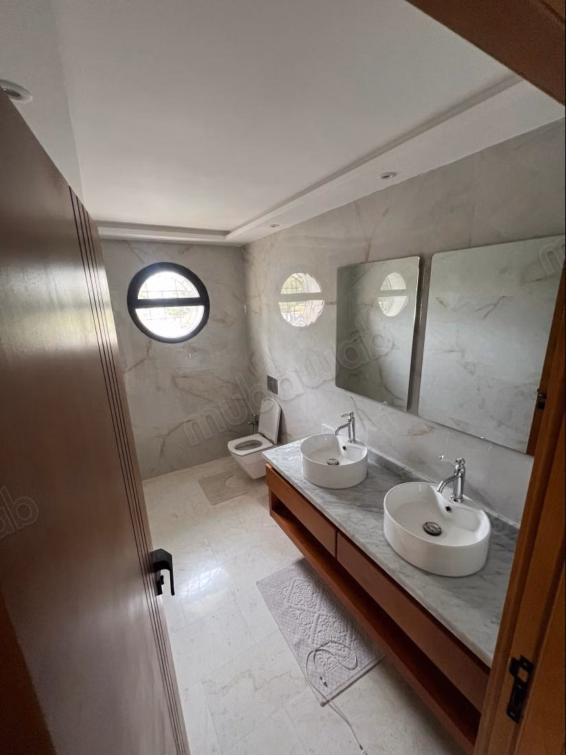 Villa di alta classe in vendita a Nouaceur. 3 grandi stanze. Giardino e terrazza