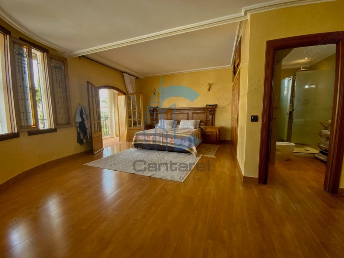 Villa for sale