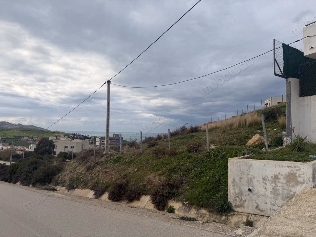 Terrain à la vente à Ksar Sghir. Superficie 640 m²